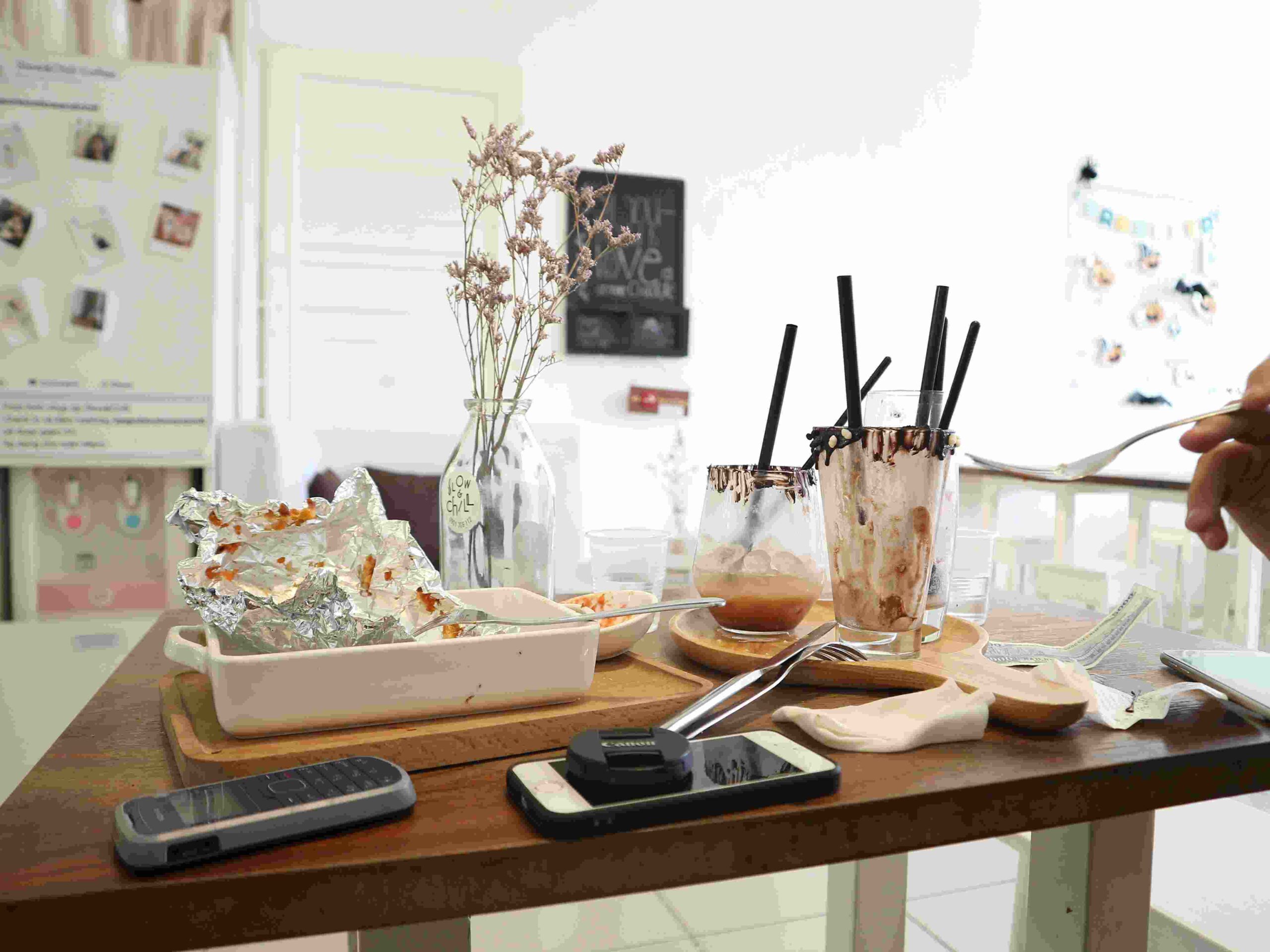 Fast Cleaning Tips for a Messy Dining Room
