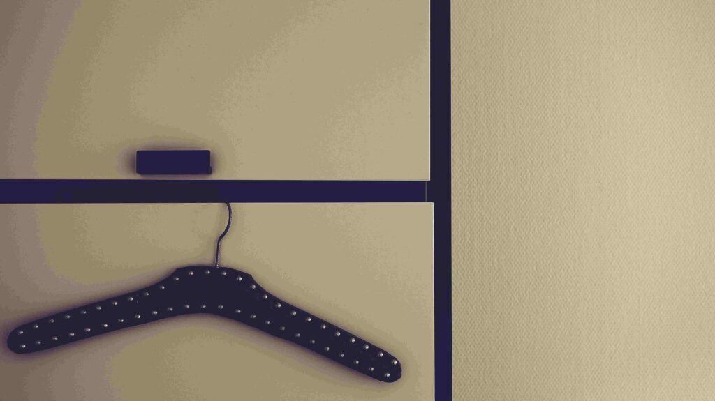 Declutter and Clean Your Closet: Step-by-Step Guide